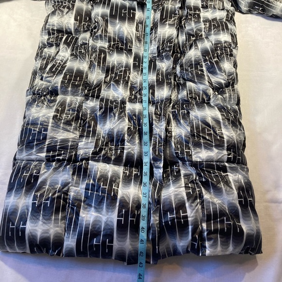NWOT Ugg Catherina Coat, Wavelength Pattern, Size Medium - Picture 9 of 15
